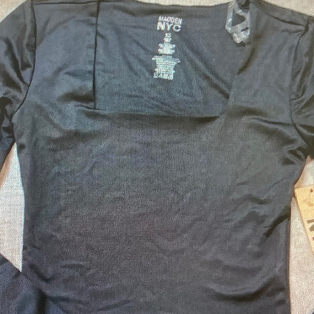 Modern NYC Women's Black Scoop Neck Tee